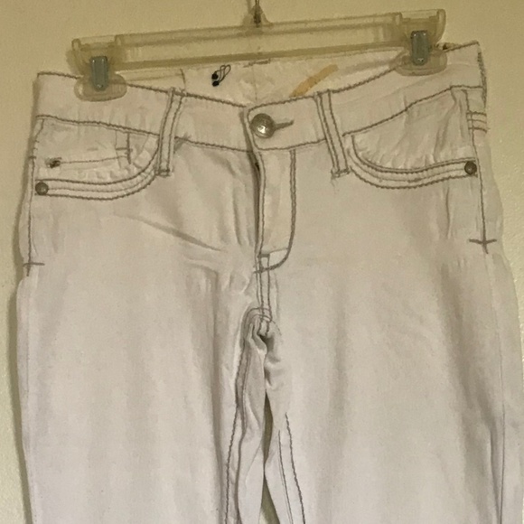 White Form Fitting Pants - Picture 4 of 4